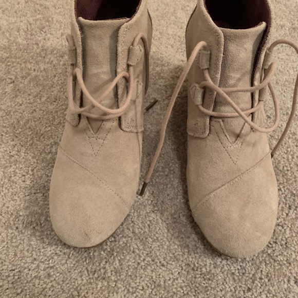 Wedge Booties by Toms! Like brand new! - Picture 1 of 6